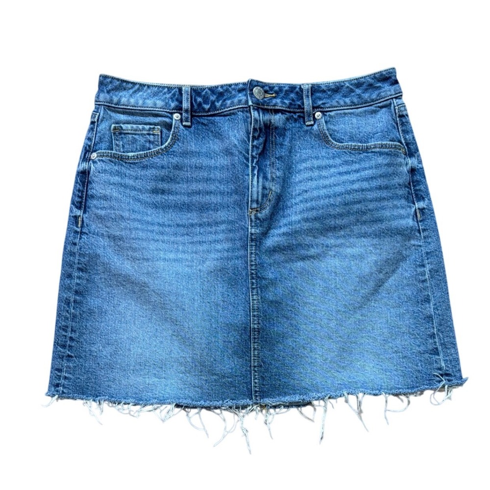 LOFT Women's Medium Wash Denim Mini Skirt Raw Frayed Hem Blue 5 Pocket